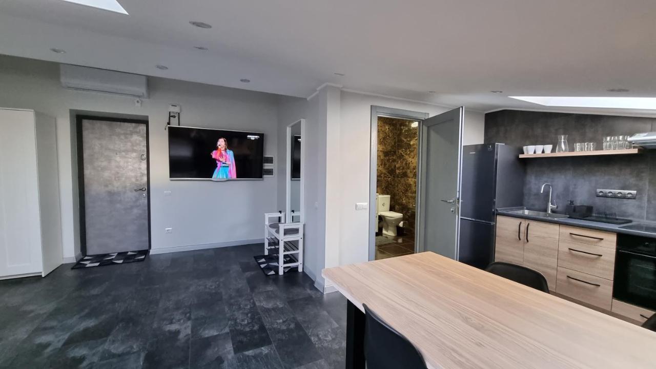 Mansarda Apartment Kamianets Podilskyi Bagian luar foto