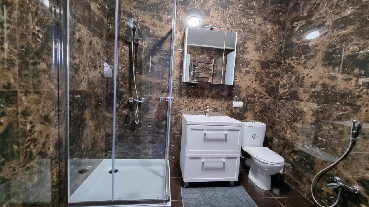 Mansarda Apartment Kamianets Podilskyi Bagian luar foto