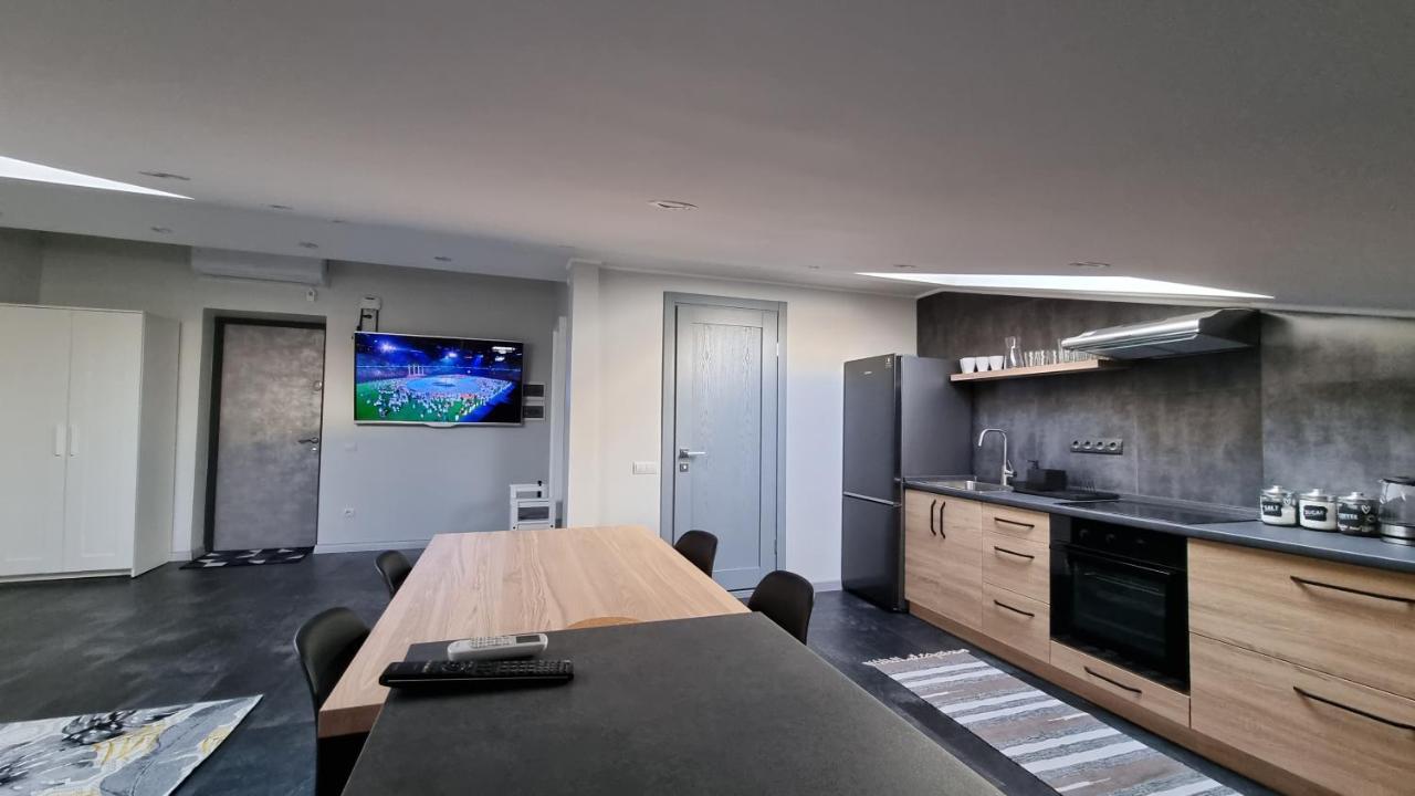 Mansarda Apartment Kamianets Podilskyi Bagian luar foto