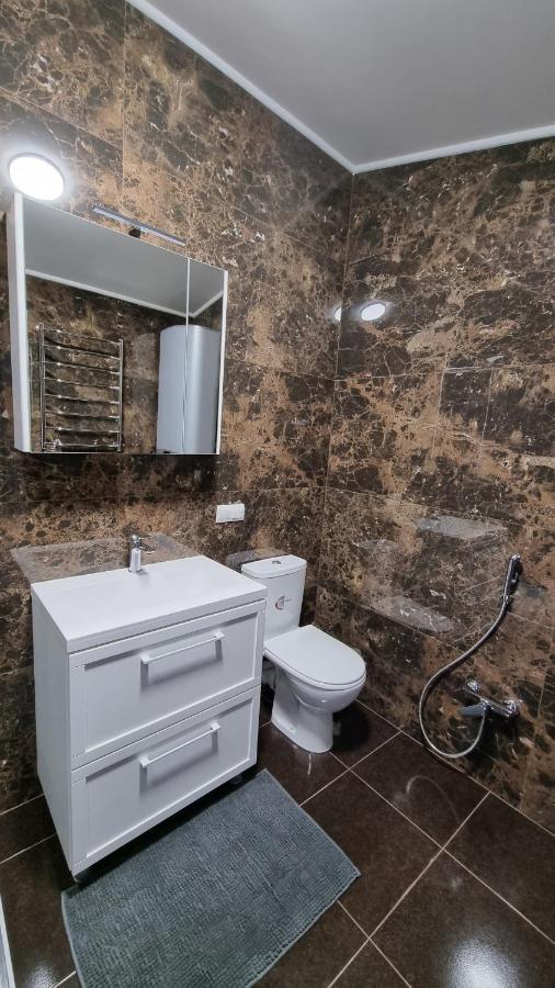 Mansarda Apartment Kamianets Podilskyi Bagian luar foto