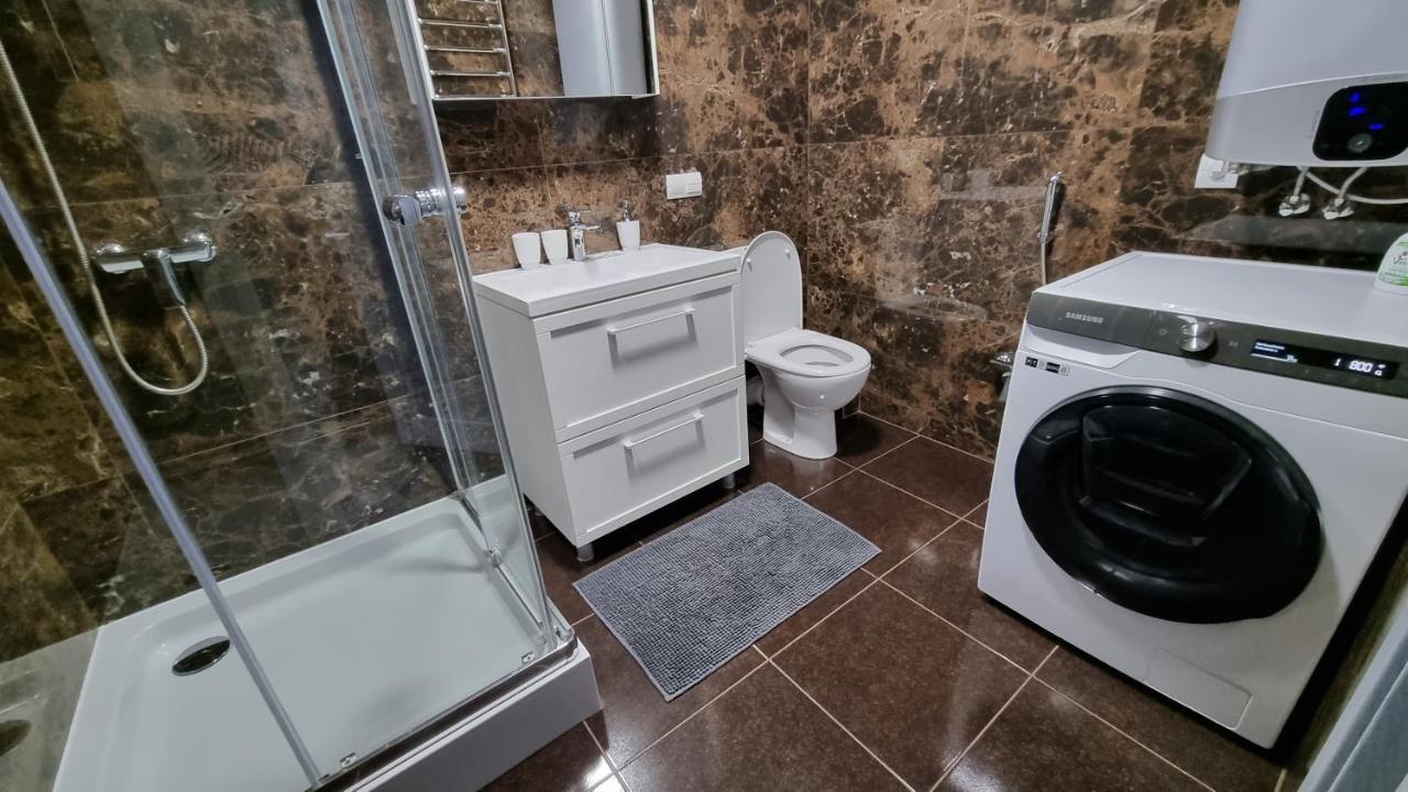 Mansarda Apartment Kamianets Podilskyi Bagian luar foto
